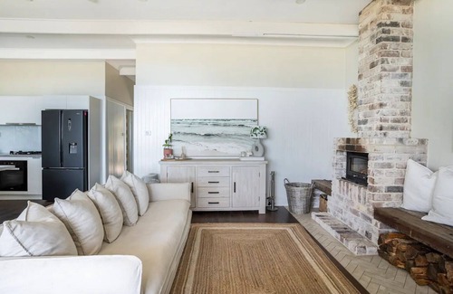 Saddleback Mountain Cottage | Farm Stay Kiama | 3 Bed Retreat | Fireplace & Bath