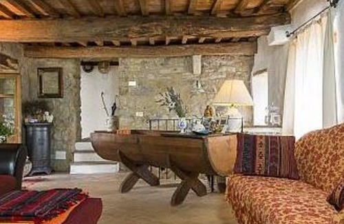 Castiglione d'Orcia Bed & Breakfast | Farmhouse - Country - House La Colombella Blue Room