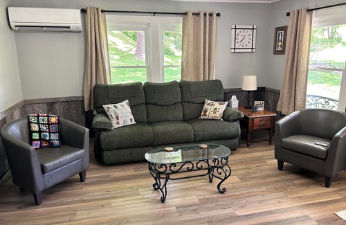 Piney Creek Other | Farmhouse 2 minutes from The New River in Piney Creek, NC