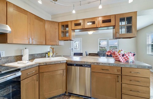 Fruita House | Farmhouse: 82" TV & Pool Table