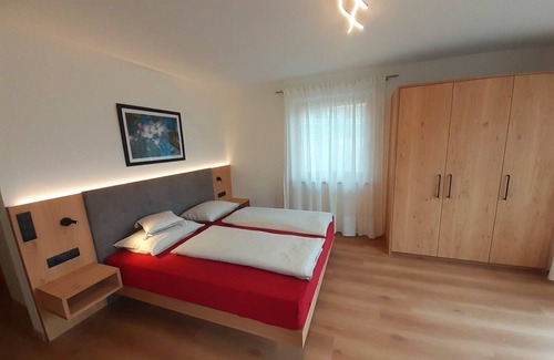 Lagundo Other | Farmhouse 'Fröhlichhof Apfelblüte' with Mountain View, Shared Pool and Wi-Fi