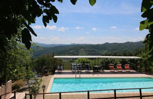 Apecchio House | Farmhouse in Apecchio with Pool & Spa