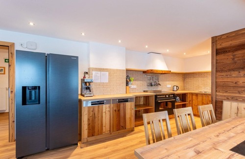 Bramberg am Wildkogel House | Farmhouse in Bramberg with Sauna & Ski Access