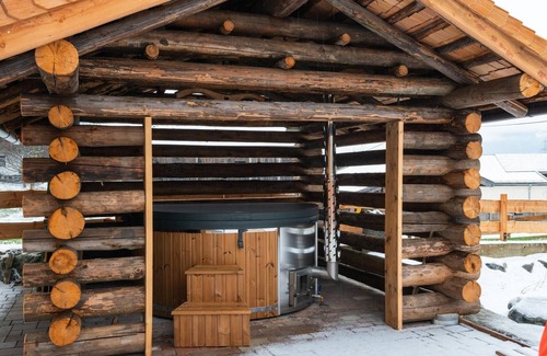 Bramberg am Wildkogel House | Farmhouse in Bramberg with Sauna & Ski Access