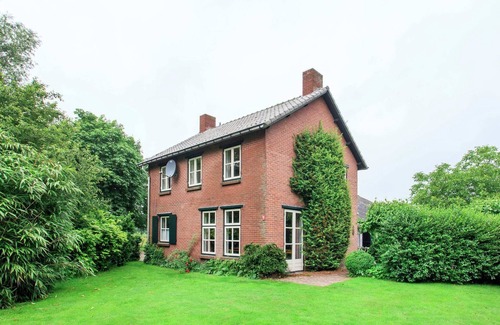 Lage Mierde House | Farmhouse in Reusel near Cycling Routes