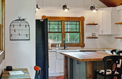 King Other | Farmhouse just minutes from Hanging Rock, sister property next door ID#3934130