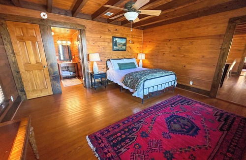 Ledbetter Other | Farmhouse + Studio 15 Mins to Round Top