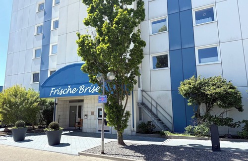 Sahlenburg Apartment | FB 06.01 - Sea view vacation apartment for up to 4 people with swimming pool and sauna