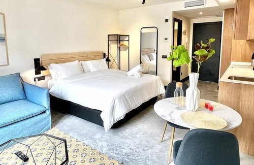 Almendrales Apartment | FD/ Bright studio with maximum qualities. Parking