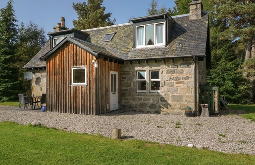 Kinlochlaggan Cottage | FEAGOUR, family friendly, with open fire in Laggan