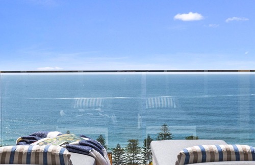 Whale Beach House | FEATHER TOP by Palm Beach Holiday Rentals