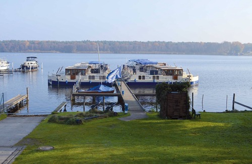 Zeuthen Boat Rental | Febomobil 1180 - license-free houseboat - KUHNLE-TOURS Zeuthen