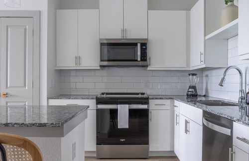 Richmond Apartment | Feel@Home I Rosenberg I Lakeview