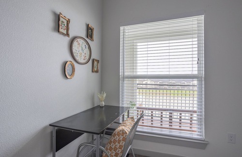 Richmond Apartment | Feel@Home I Rosenberg I Lakeview