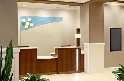 College Park Hotel | Feels Just Like Home! Short Drive to Georgia Aquarium, Pet-Friendly!