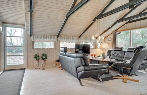 Egense House | "Feliza" - from the sea by Interhome