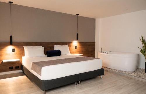 Zona Rosa Hotel | Fence by Bernalo Hotels
