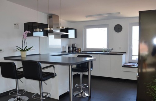 Neustadt-Hambach Apartment | Ferienwohnung im Seminargarten - Appartement/fewo, Dusche und Bad, WC, Nichtraucher