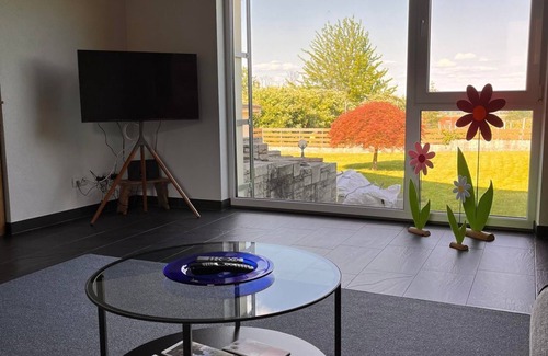 Neustadt-Hambach House | Ferienwohnung Weitblick - Appartement/fewo, Gartenseitig