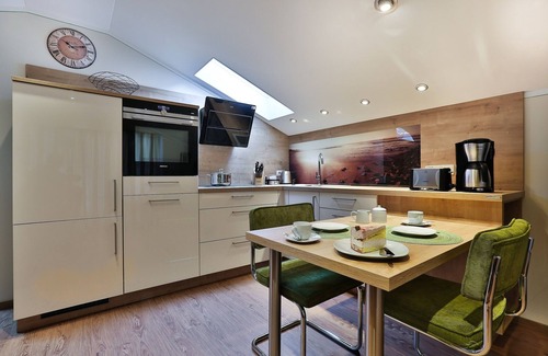 Ramsau bei Berchtesgaden Apartment | Ferienwohnung Nr. 4, mit Balkon und Bergblick, 48 qm
