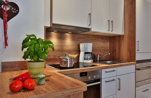 Ramsau Apartment | Ferienwohnung Watzmann, 1-2 Personen, 42 qm, Dusche/WC, Südbalkon, TV, separates Schlafzimmer, Nichtraucher