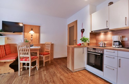 Ramsau Apartment | Ferienwohnung Watzmann, 1-2 Personen, 42 qm, Dusche/WC, Südbalkon, TV, separates Schlafzimmer, Nichtraucher