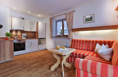 Ramsau Apartment | Ferienwohnung Watzmann, 1-2 Personen, 42 qm, Dusche/WC, Südbalkon, TV, separates Schlafzimmer, Nichtraucher