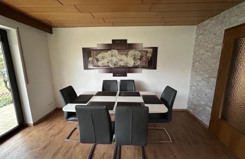 Aschbach Apartment | Ferien- und Monteurwohnung Zum Waldblick