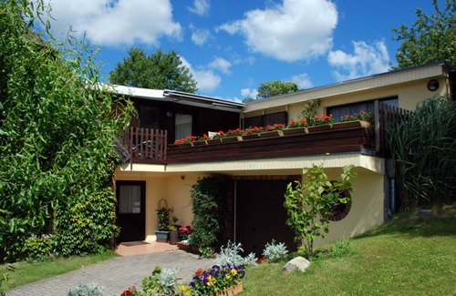 Seedorf Apartment | Ferienapparetement Neuensiener See - Holiday apartments under a thatched roof with