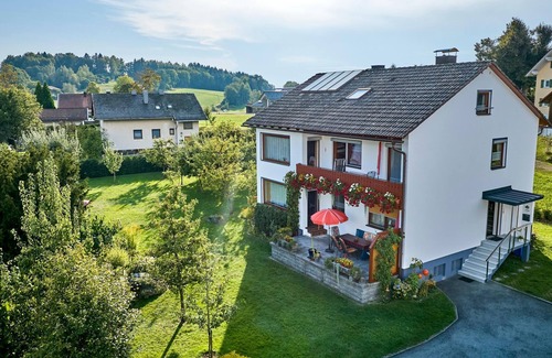 Lindberg Apartment | Feriendomizil mit großem Garten und Grillmöglichkeit