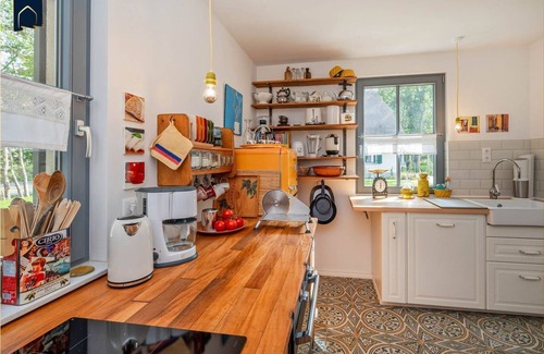 Zirchow House | Ferienhaus Auszeitfischer - Neu Errichtetes Ferienhaus in Ruhiger Wohngegend mit Parkplatz, Sauna