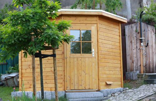 Meissen Apartment | Ferienhof Gräfe - 3-Seiten Hof mit großem Garten, Pool & Sauna