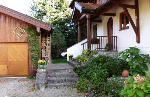 Breitbrunn a. Chiemsee Apartment | Ferienwohnung 65 qm 1 Schlafzimmer, 1 Wohnschlafraum für 2-5 Personen im OG