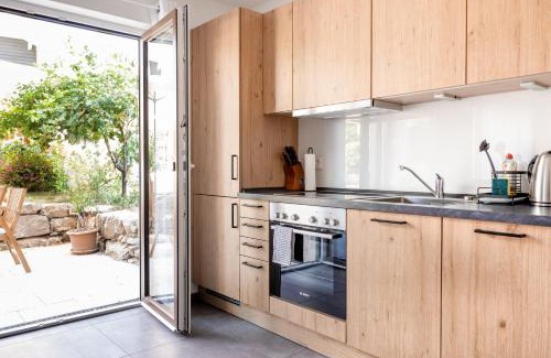 Liggeringen Apartment | Ferienwohnung `Pinie` mit Terrasse auf dem Bodanrück