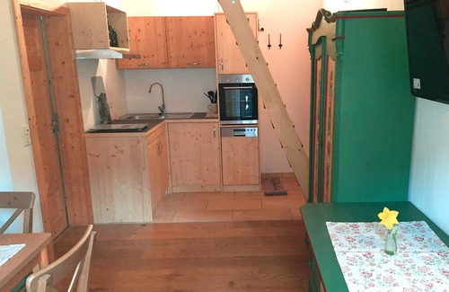 Aschau im Chiemgau Apartment | Ferienwohnung Juchhee 35 qm mit Schlafzimmer, Galerie-schlafzimmer und Balkon