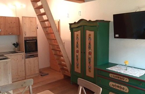 Aschau im Chiemgau Apartment | Ferienwohnung Juchhee 35 qm mit Schlafzimmer, Galerie-schlafzimmer und Balkon