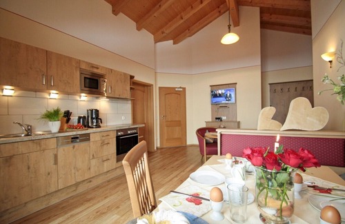 Bernau am Chiemsee Apartment | Ferienwohnung "Edelweiß" für 1-5 Personen (75 qm, OG) *