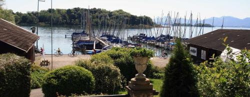 Breitbrunn a. Chiemsee Apartment | Ferienwohnungen Jell - Forg