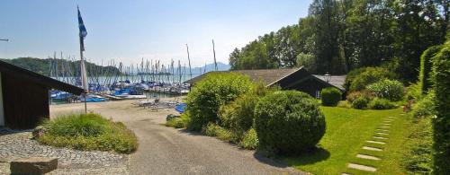 Breitbrunn a. Chiemsee Apartment | Ferienwohnungen Jell - Forg
