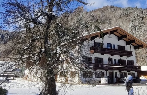 Ruhpolding Apartment | Ferienwohnung -2- (65qm), Balkon, Küche extra, 1 Schlaf- und 1 Wohn-/Schlafzimmer, WLAN, max 2 Personen