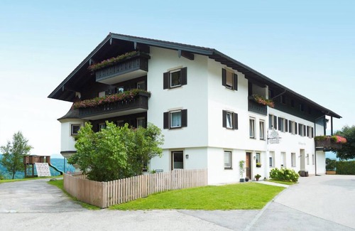 Aufham Apartment | Ferienwohnung 9 "Höglwörther See", Nichtraucher, 2 Schlafzimmer, Sat-TV, 4 Sterne, max. 6 Personen