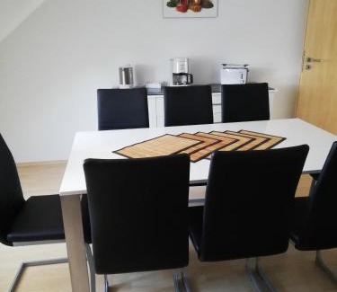 Ueberlingen Apartment | Ferienwohnung am Bodensee mit 3 Schlafzimmer über 2 Etage mit kleine Balkon bis 7 Personen