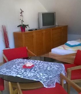 Ueberlingen Apartment | Ferienwohnung am Bodensee mit 3 Schlafzimmer über 2 Etage mit kleine Balkon bis 7 Personen
