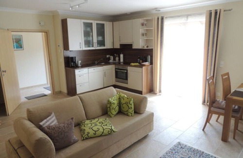 Heitlern Apartment | Ferienwohnung am Rosengarten