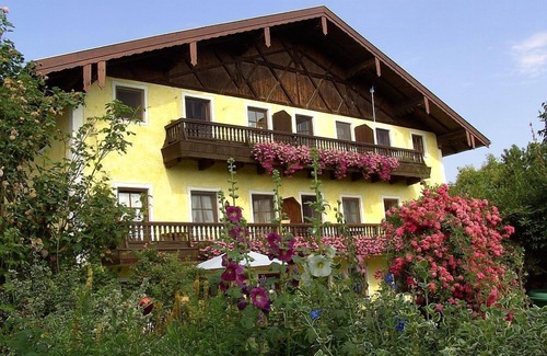 Hoslwang Apartment | Ferienwohnung "Bauerngarten", 58 qm Obergeschoss, 1 separates Schlafzimmer
