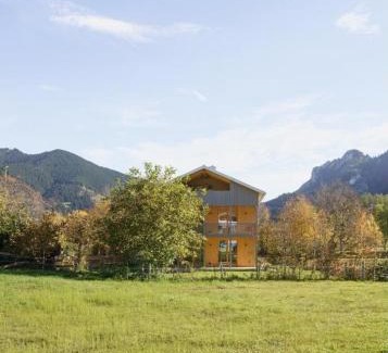 Oberammergau Apartment | Ferienwohnung Bergufer - Studio im Souterrain