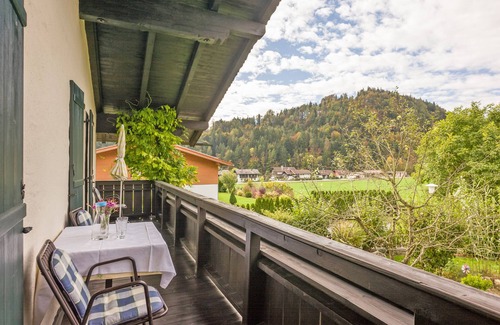 Kiefersfelden Apartment | Ferienwohnung bis 4 Personen (50 qm)