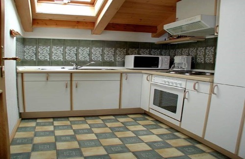 Horgering Apartment | Ferienwohnung "Brigitte", 75 qm, 1 Schlafzimmer, Balkon