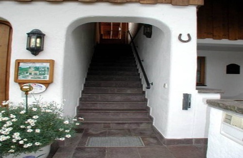 Horgering Apartment | Ferienwohnung "Brigitte", 75 qm, 1 Schlafzimmer, Balkon