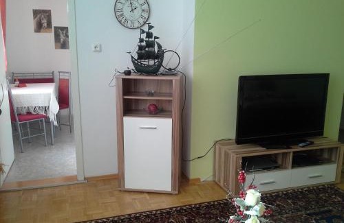 Hafendorf Apartment | Ferienwohnung Burgblick